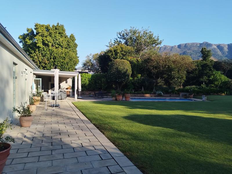 To Let 4 Bedroom Property for Rent in Constantia Western Cape